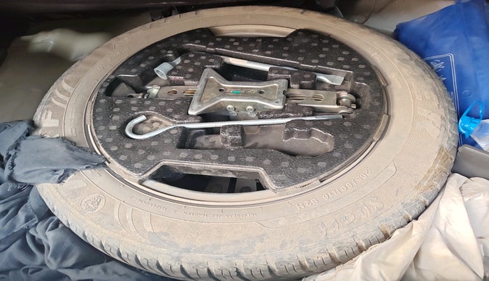 2017 Maruti Vitara Brezza VDI, Diesel, Manual, 60,433 km, tyre