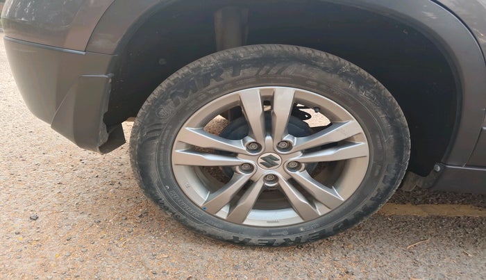 2017 Maruti Vitara Brezza VDI, Diesel, Manual, 60,433 km, tyre