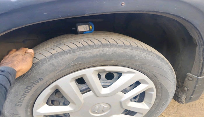 2016 Maruti Vitara Brezza VDI (O), Diesel, Manual, 1,32,932 km, tyre