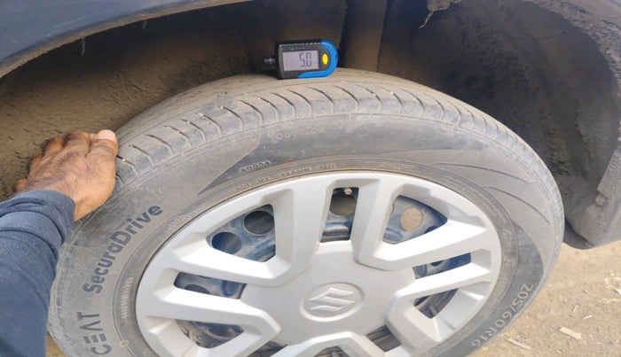 2016 Maruti Vitara Brezza VDI (O), Diesel, Manual, 1,32,932 km, tyre