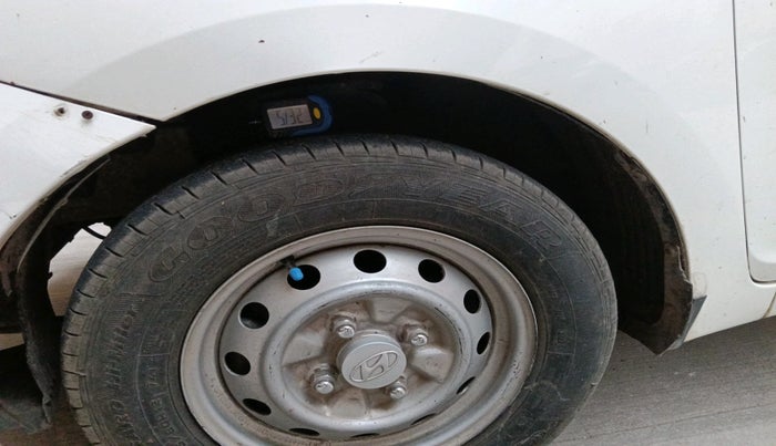 2014 Hyundai Eon ERA +, Petrol, Manual, 63,888 km, tyre