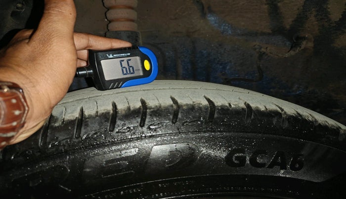 2023 Tata ALTROZ XZA, Petrol, Automatic, 4,897 km, tyre