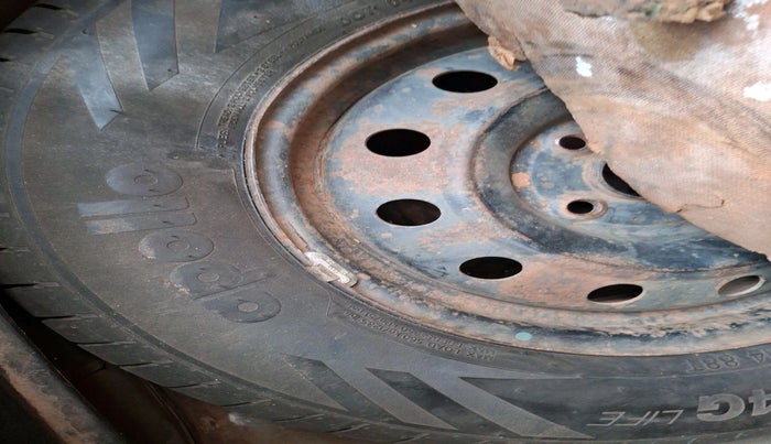 2013 Maruti Swift Dzire VDI, Diesel, Manual, 1,24,110 km, tyre