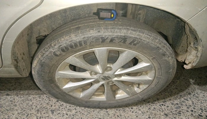 2014 Maruti Ertiga VXI, Petrol, Manual, 1,23,491 km, tyre