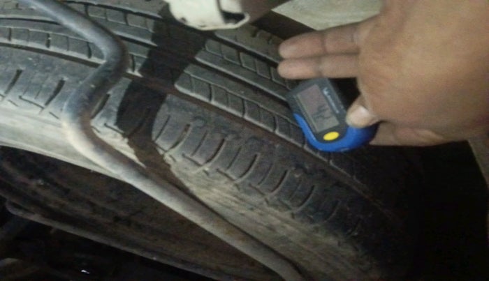 2014 Maruti Ertiga VXI, Petrol, Manual, 1,23,491 km, tyre