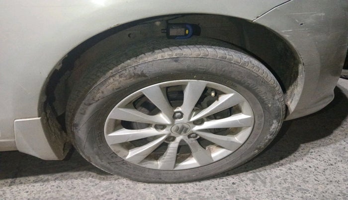 2014 Maruti Ertiga VXI, Petrol, Manual, 1,23,491 km, tyre