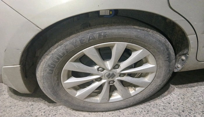 2014 Maruti Ertiga VXI, Petrol, Manual, 1,23,491 km, tyre