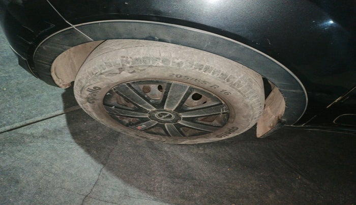 2019 Tata NEXON XM PETROL, Petrol, Manual, 2,09,483 km, tyre