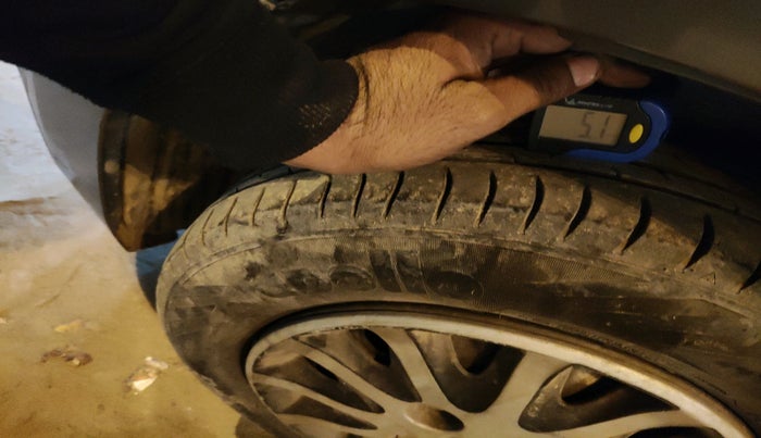 2014 Maruti Wagon R 1.0 LXI CNG, Petrol, Manual, 98,709 km, tyre