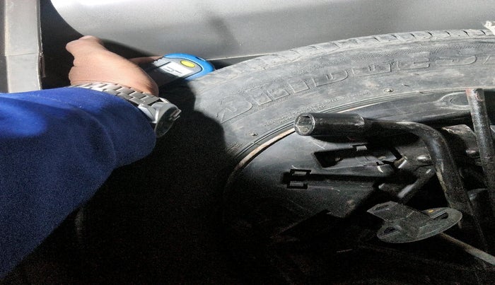 2011 Hyundai i10 MAGNA 1.1, Petrol, Manual, 18,121 km, tyre