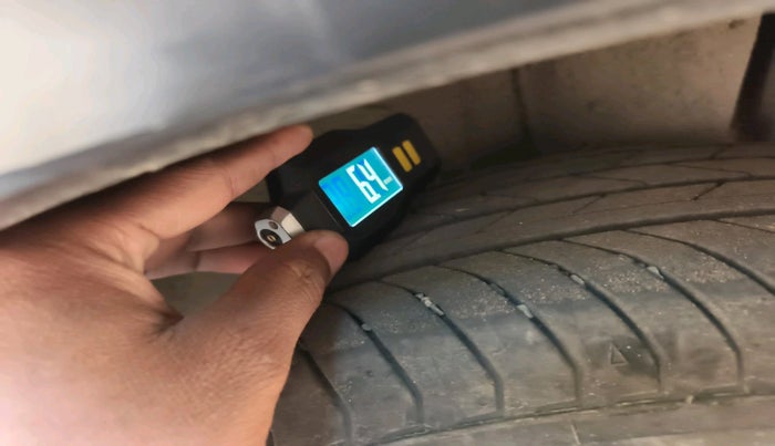 2016 Maruti S Cross SIGMA 1.3, Diesel, Manual, 1,06,570 km, tyre