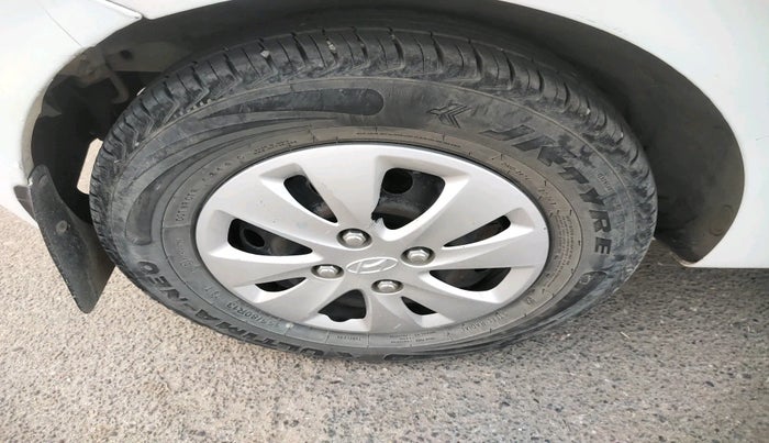 2010 Hyundai i10 SPORTZ 1.2, Petrol, Manual, 69,081 km, tyre