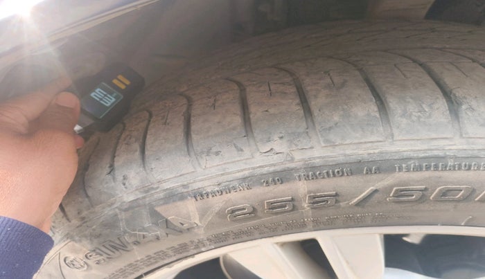 2016 BMW X5 X DRIVE 30D M SPORT, Diesel, Automatic, 1,30,640 km, tyre