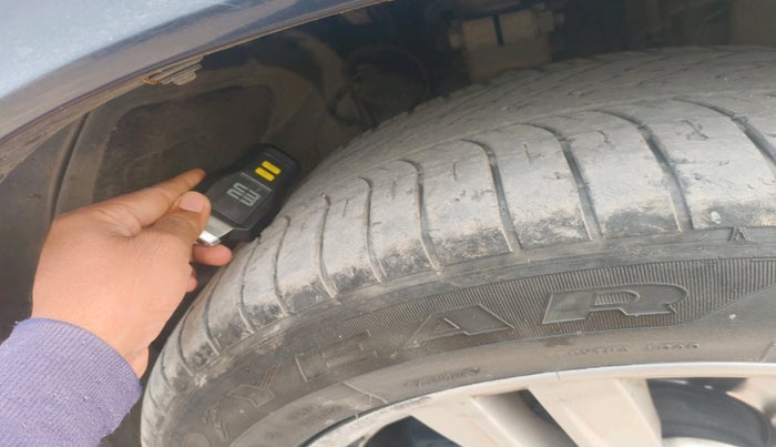 2016 BMW X5 X DRIVE 30D M SPORT, Diesel, Automatic, 1,30,640 km, tyre