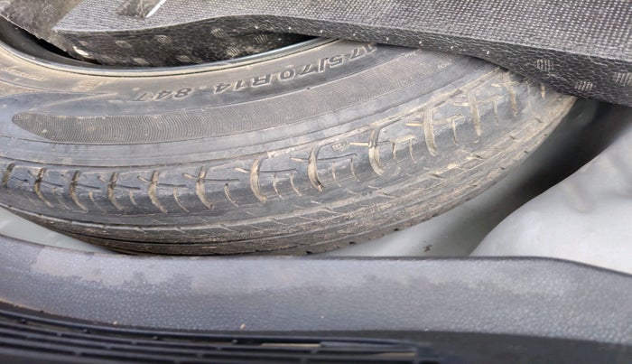 2017 Honda Jazz 1.2L I-VTEC V, Petrol, Manual, 1,39,624 km, tyre