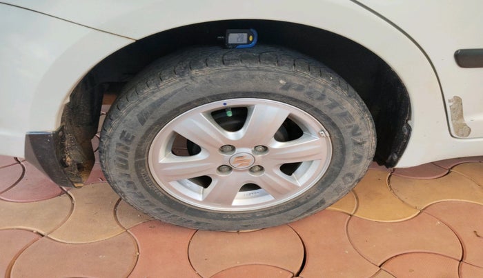 2011 Maruti Swift Dzire ZXI, Petrol, Manual, 93,557 km, tyre