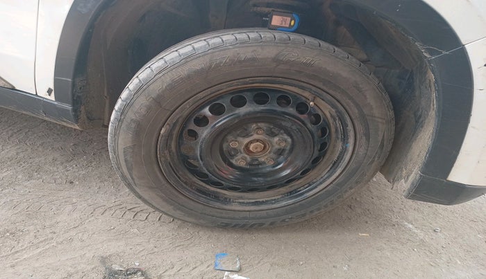 2018 Maruti Vitara Brezza VDI, Diesel, Manual, 1,48,991 km, tyre