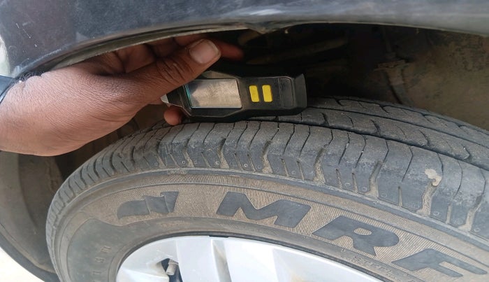 2017 Maruti Alto 800 VXI, Petrol, Manual, 32,233 km, tyre