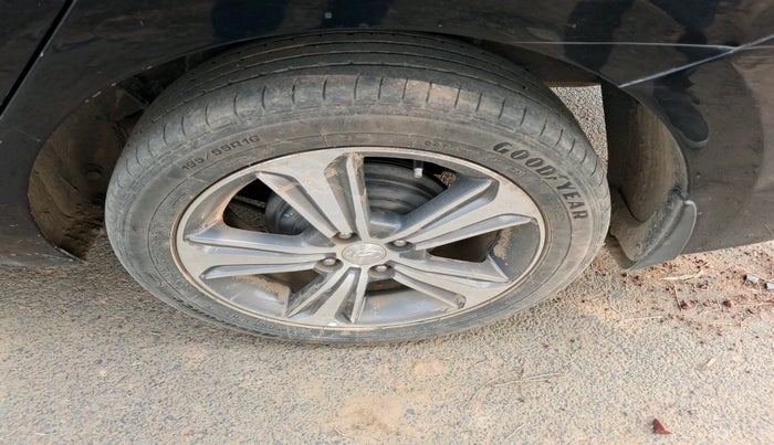 2019 Hyundai Verna 1.6 CRDI SX, Diesel, Manual, 1,13,199 km, tyre