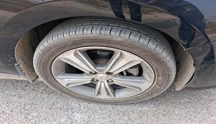 2019 Hyundai Verna 1.6 CRDI SX, Diesel, Manual, 1,13,199 km, tyre