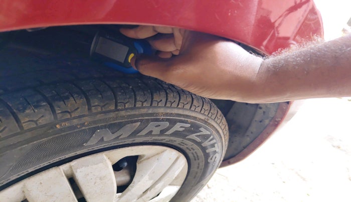 2013 Maruti Alto 800 LXI, Petrol, Manual, 1,35,893 km, tyre