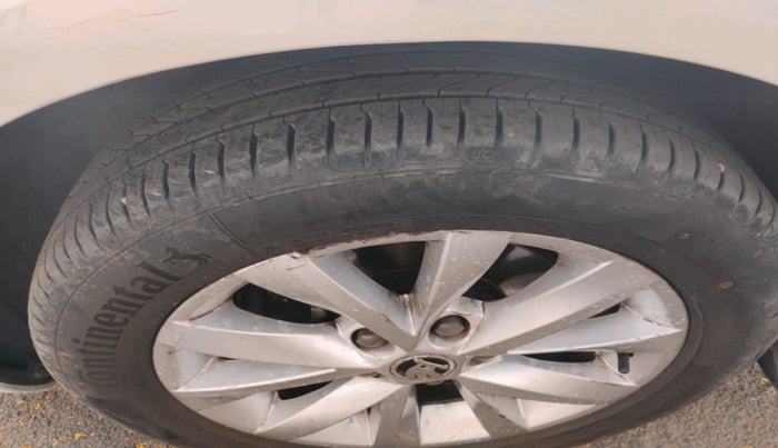 2017 Skoda Octavia 2.0 TDI L&K AT, Diesel, Automatic, 91,436 km, tyre