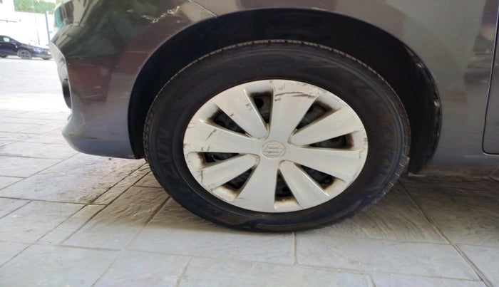 2016 Maruti Ertiga VXI AT, Petrol, Automatic, 34,582 km, tyre