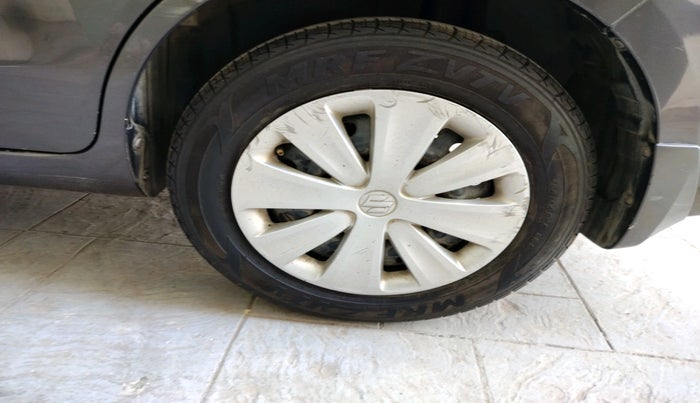 2016 Maruti Ertiga VXI AT, Petrol, Automatic, 34,582 km, tyre