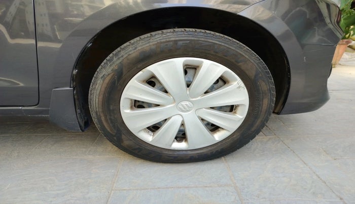 2016 Maruti Ertiga VXI AT, Petrol, Automatic, 34,582 km, tyre