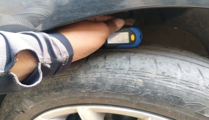 2017 Volkswagen Vento 1.2 TSI HIGHLINE PLUS AT, Petrol, Automatic, 82,199 km, tyre