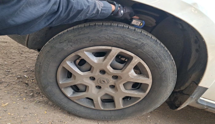 2019 Renault Duster RXS PETROL, Petrol, Manual, 1,21,364 km, tyre