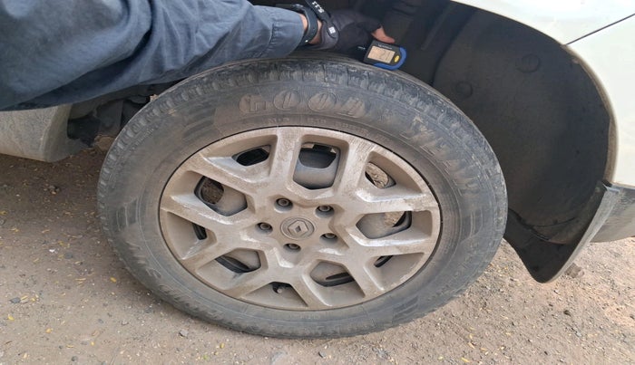 2019 Renault Duster RXS PETROL, Petrol, Manual, 1,21,364 km, tyre