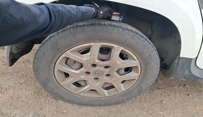 2019 Renault Duster RXS PETROL, Petrol, Manual, 1,21,364 km, tyre