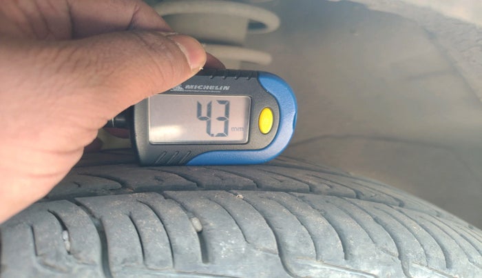 2011 Maruti Alto LXI, Petrol, Manual, 57,240 km, tyre