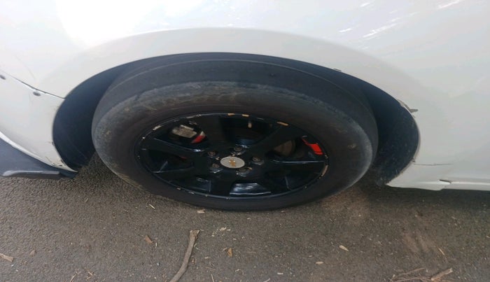 2011 Chevrolet Cruze LTZ, Diesel, Manual, 1,50,746 km, tyre