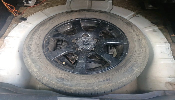 2011 Chevrolet Cruze LTZ, Diesel, Manual, 1,50,746 km, tyre