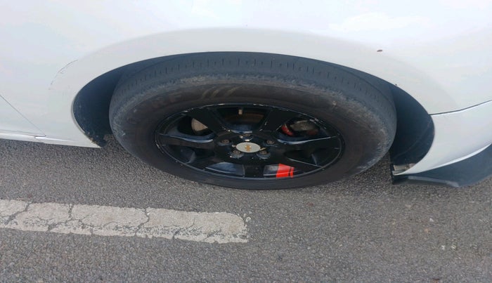 2011 Chevrolet Cruze LTZ, Diesel, Manual, 1,50,746 km, tyre