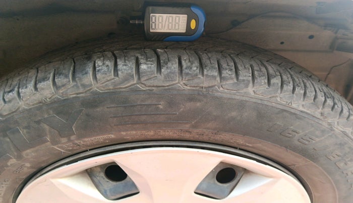 2015 Maruti Swift Dzire VDI ABS, Diesel, Manual, 1,20,140 km, tyre