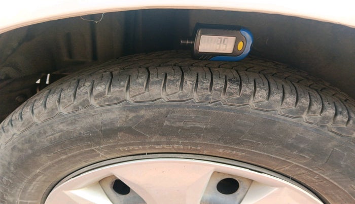 2015 Maruti Swift Dzire VDI ABS, Diesel, Manual, 1,20,140 km, tyre