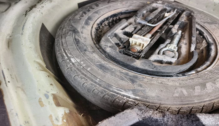 2016 Volkswagen Vento HIGHLINE 1.5 AT, Diesel, Automatic, 1,36,906 km, tyre