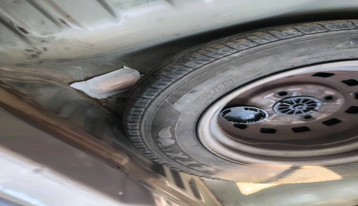 2012 Chevrolet Spark LS 1.0, Petrol, Manual, 49,077 km, tyre