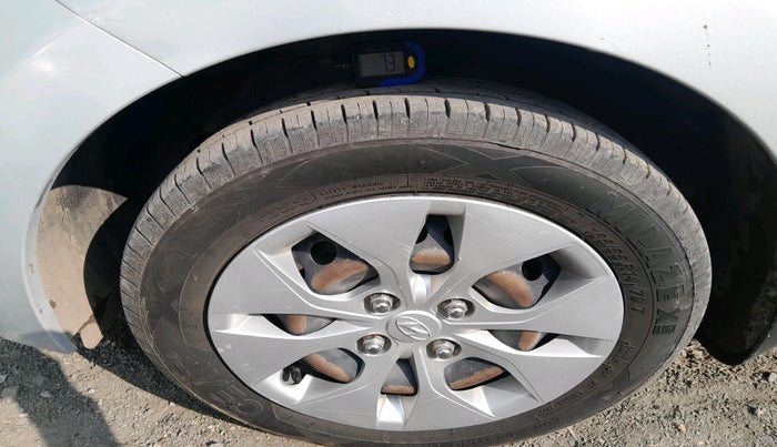 2014 Hyundai Xcent S 1.2, Petrol, Manual, 1,00,745 km, tyre