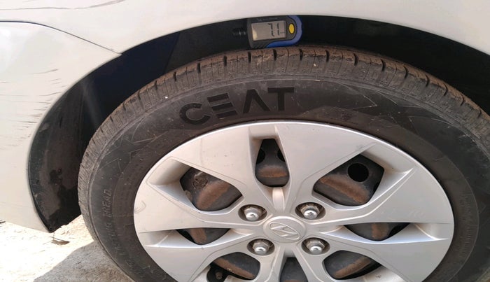 2014 Hyundai Xcent S 1.2, Petrol, Manual, 1,00,745 km, tyre