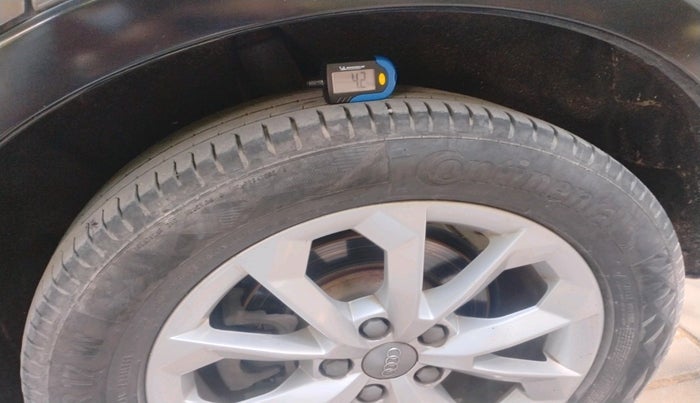 2016 Audi Q3 35 TDI Quattro, Diesel, Automatic, 1,47,957 km, tyre