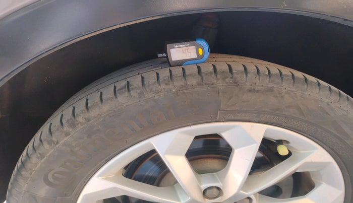 2016 Audi Q3 35 TDI Quattro, Diesel, Automatic, 1,47,957 km, tyre