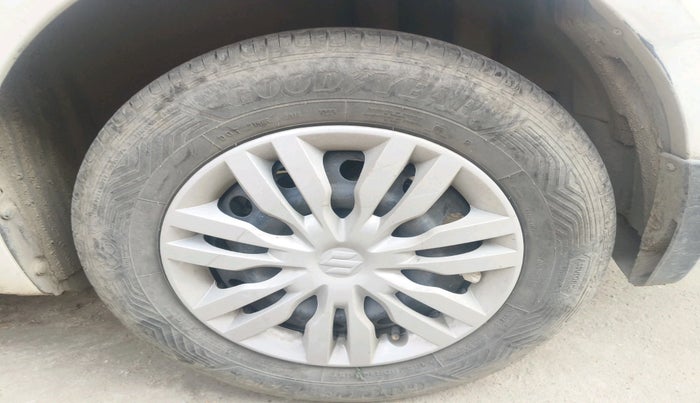 2010 Maruti Swift Dzire VDI, Diesel, Manual, 1,24,305 km, tyre