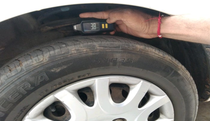 2010 Hyundai i20 MAGNA 1.2, Petrol, Manual, 61,081 km, tyre