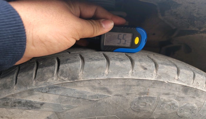 2015 Maruti Swift VXI, Petrol, Manual, 63,933 km, tyre