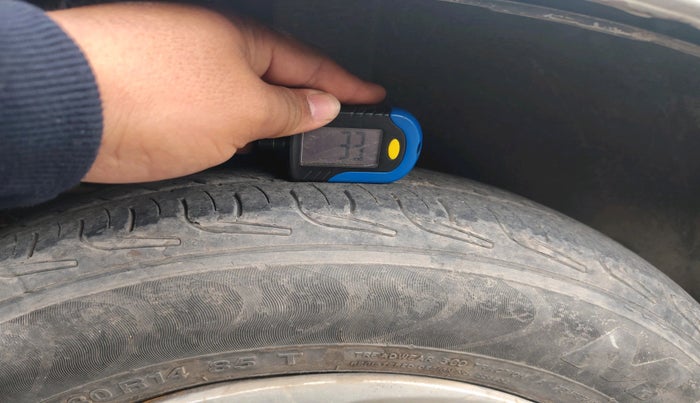 2015 Maruti Swift VXI, Petrol, Manual, 63,933 km, tyre