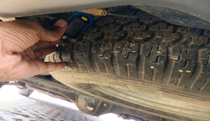 2017 Tata Hexa XTA 4X2 7 STR, Diesel, Automatic, 1,17,561 km, tyre